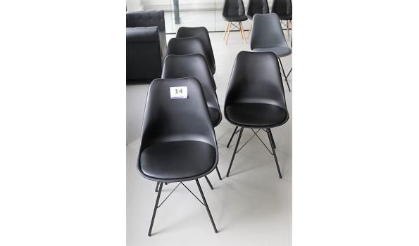 5 design stoelen, zwarte pvc kuip en zwarte skai zitting